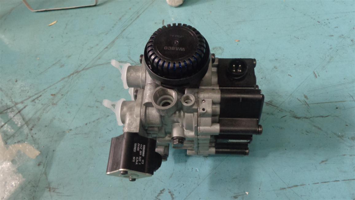 ECAS solenoid valve, 4729000560, WABCO-2