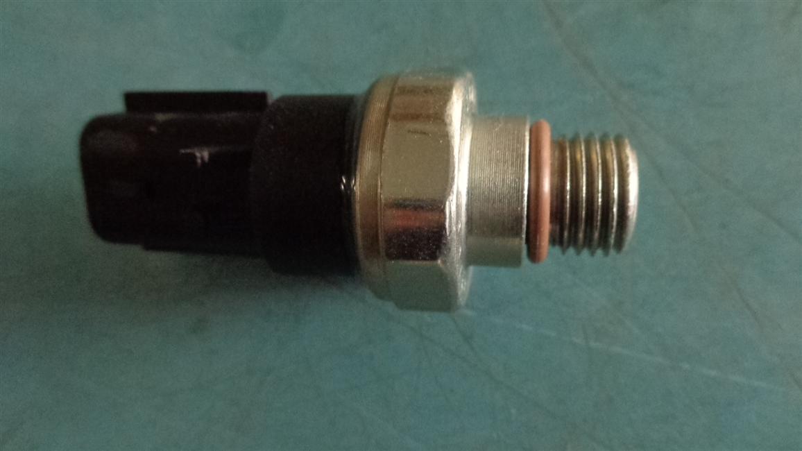 Oil pressure sensor, ISBe4 225B (21751152)