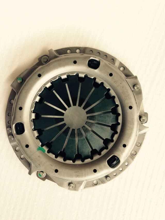 Montage de la plaque de pression d'embrayage, 2R11D