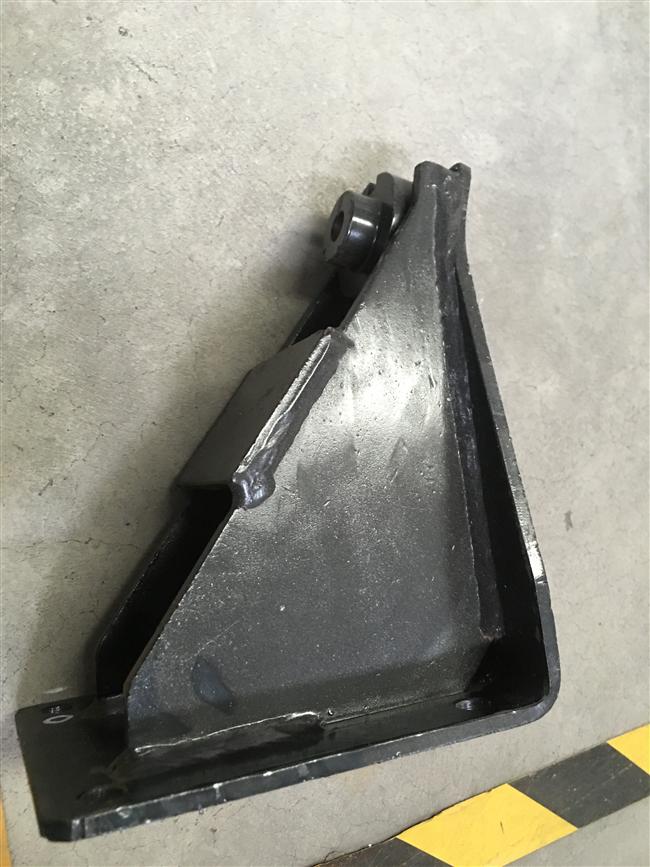 Engine left support, 210100346, KT