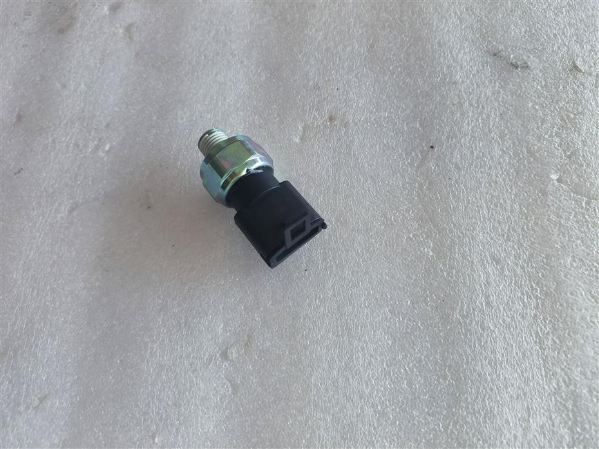 Oil pressure temperature sensor, YCK 05230-60 , 5013SQ-T2