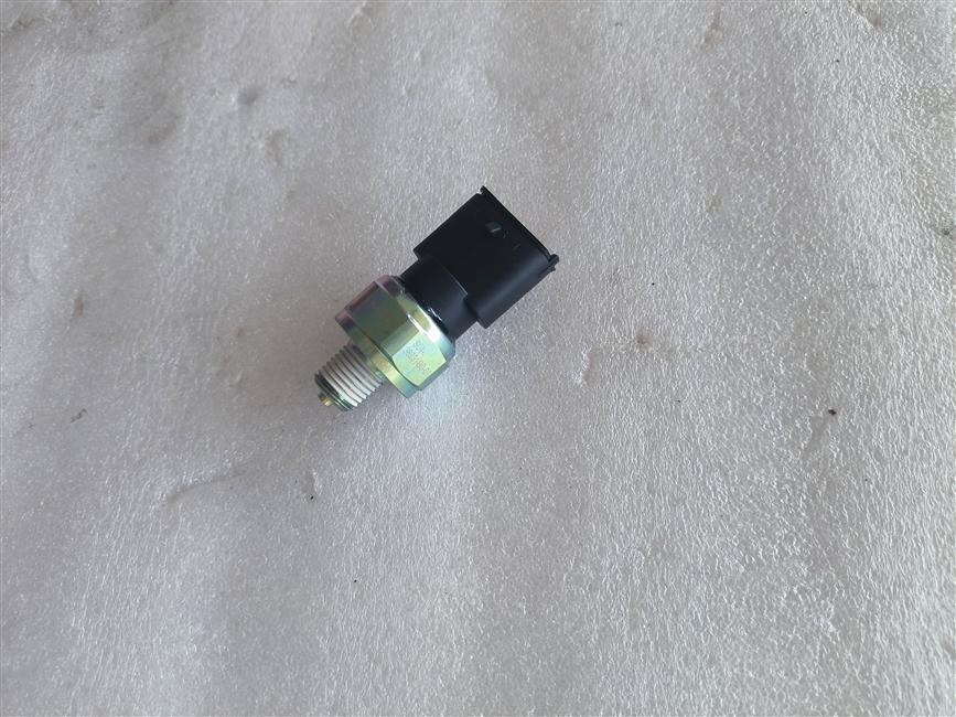 Oil pressure temperature sensor, YCK 05230-60 , 5013SQ-T2-1