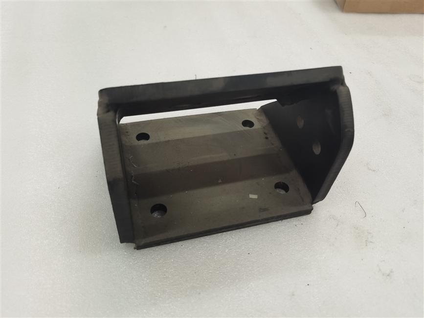 Cylinder bracket-Engine front suspension, YC6L330-30, 320100070-3