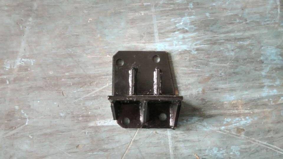 Suspension arrière du moteur du cylindre gauche, YC6L330-20 320200030