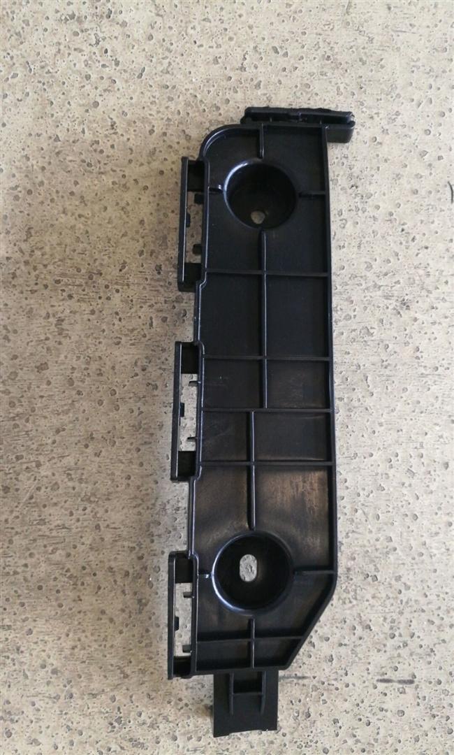 Bracket-rear bumper, left, KS2N-1