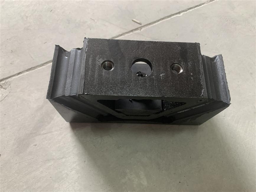 Paddle-rear suspension of the engine, to be determined