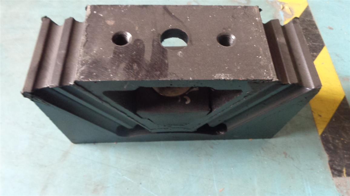 Paddle-rear engine suspension