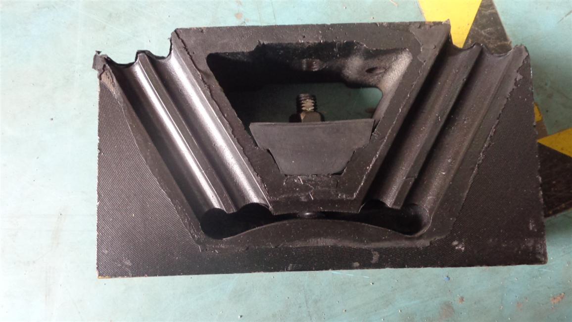 Suspension du moteur à ressort-1