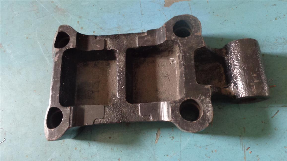 U-bolt base plate, rear, 126, 196, Φ26, castings
