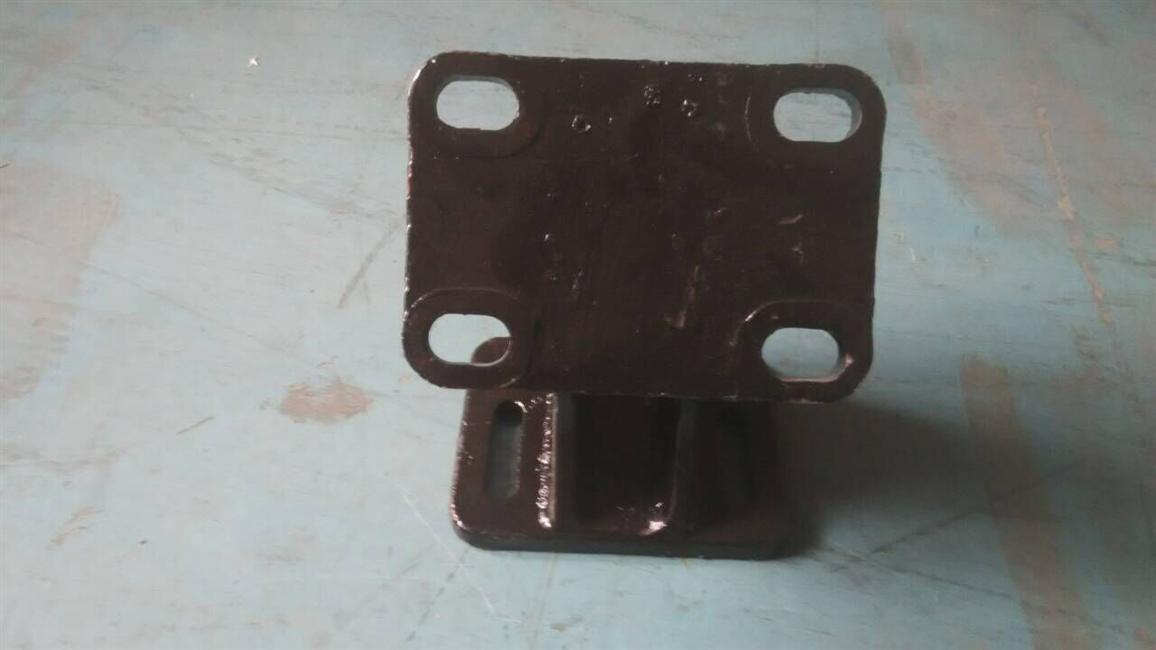 Right support bracket-Engine front suspension, YC6J, 320100008, castings-2