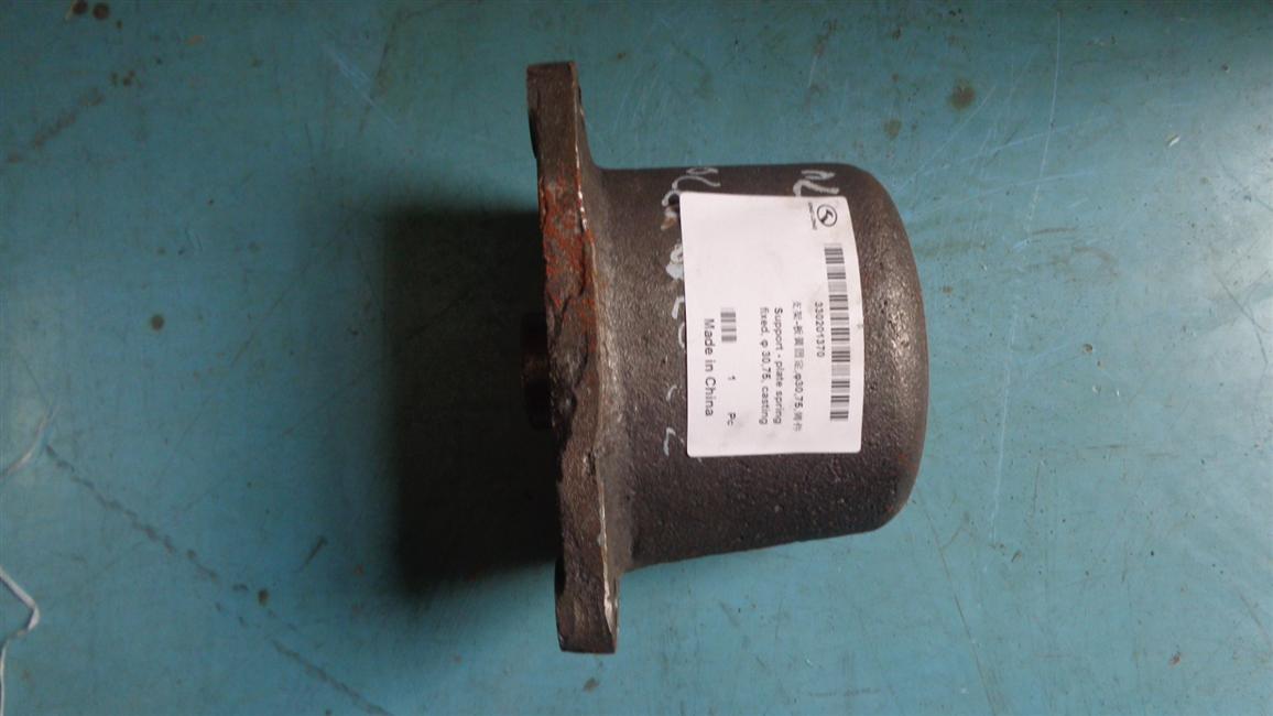 Bracket-rear leaf spring fixing, φ30, 75, casting-3