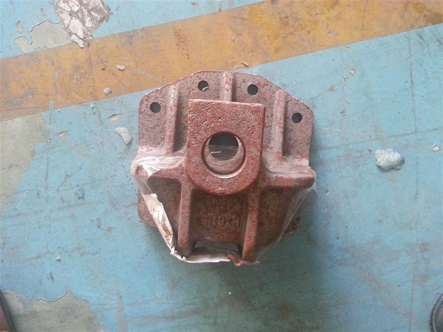 Rear bracket-rear leaf spring fixing, φ35-100, casting