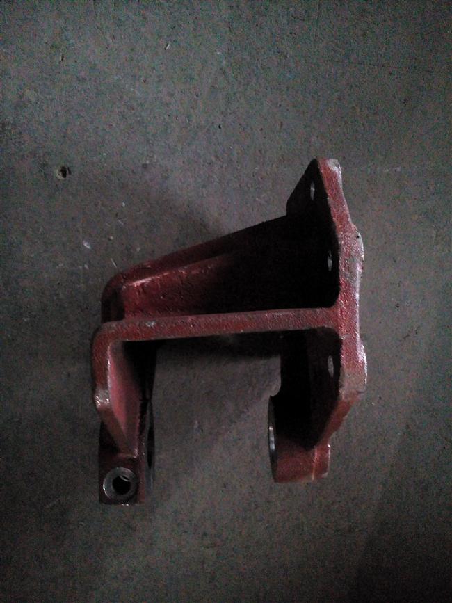Rear bracket-rear leaf spring fixing, φ30, 90, casting