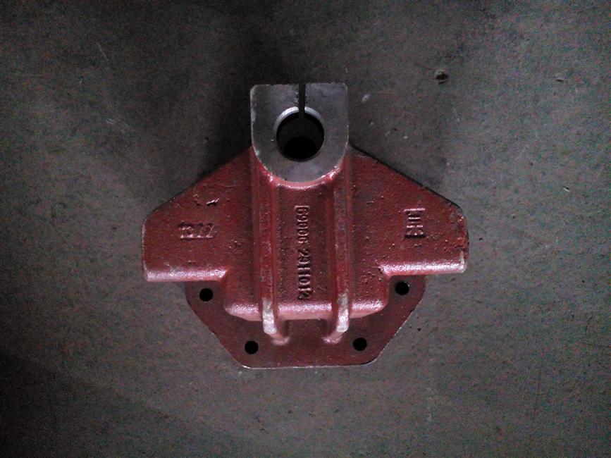 Rear bracket-rear leaf spring fixing, φ30, 90, casting-1