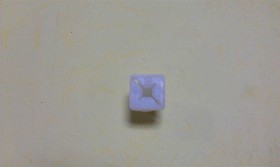 Пластмассовое винтовое сиденье прямоугольное 18*9, нейлон 6, белый-1