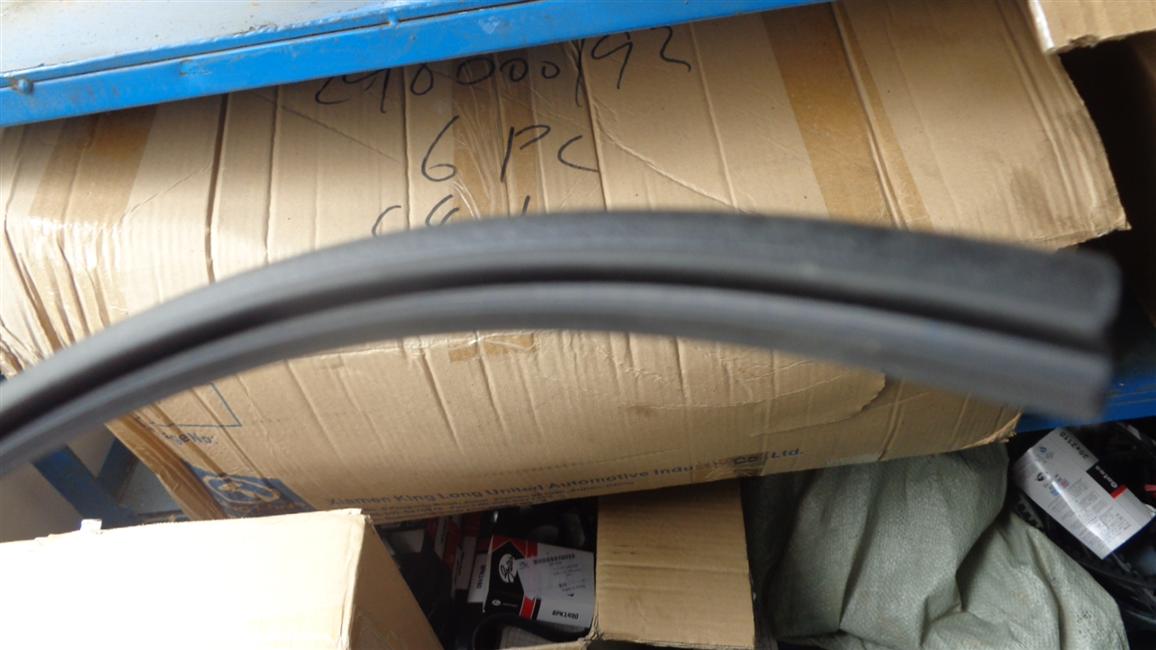 Bandes de colle, bagels, surface intérieure de la porte, bandes de colle de la feuille de porte, joint intérieur