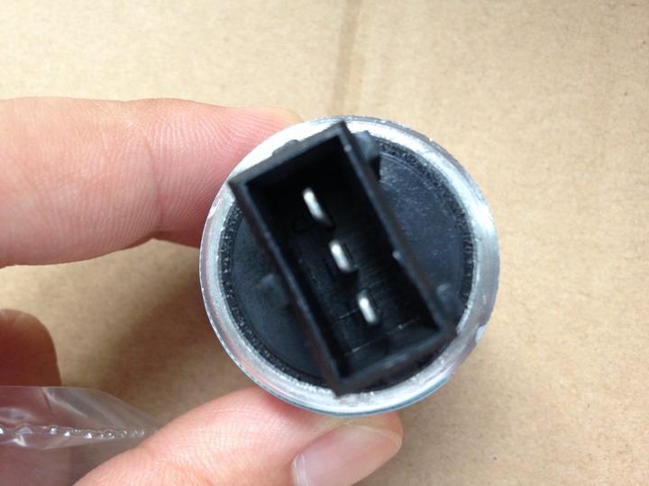 Vehicle speed sensor, unprotected, old instrument panel-1