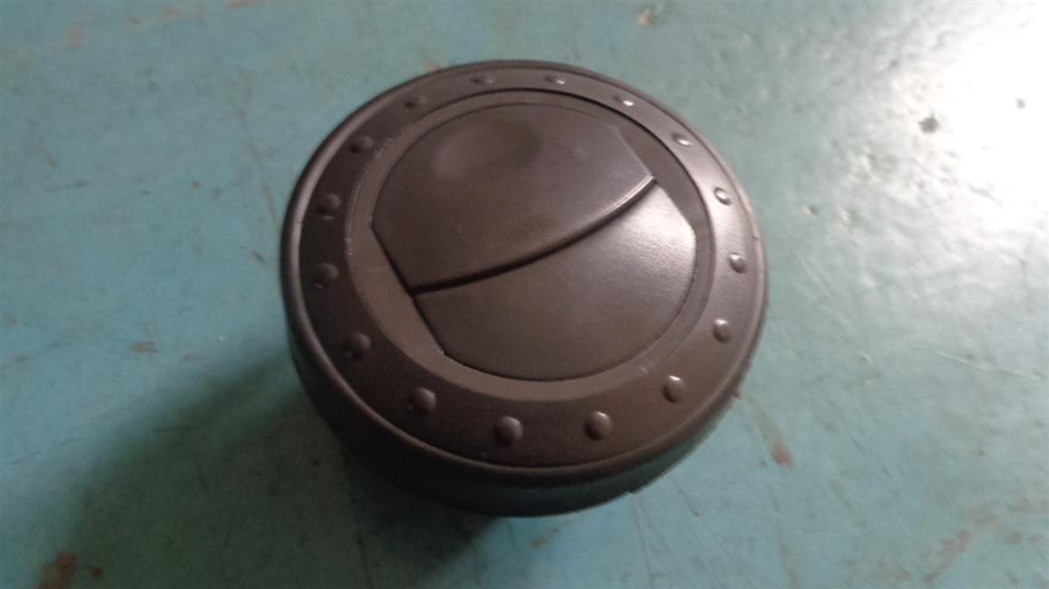 The instrument panel air outlet, round, the lower interface is straight, JC Crown Generation, black, D55-2