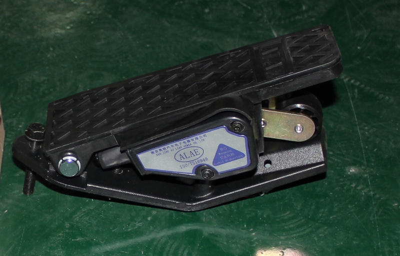 油门踏板传感器