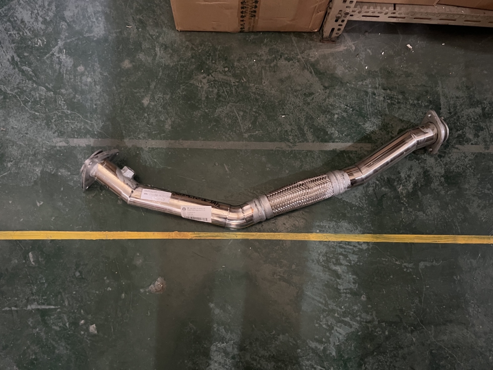 Left exhaust pipe one