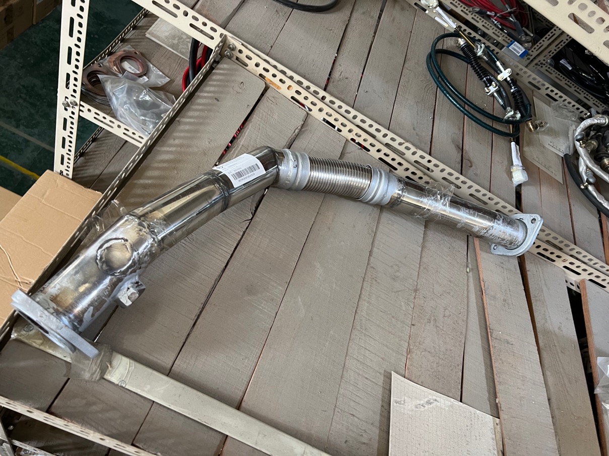 Right exhaust pipe one
