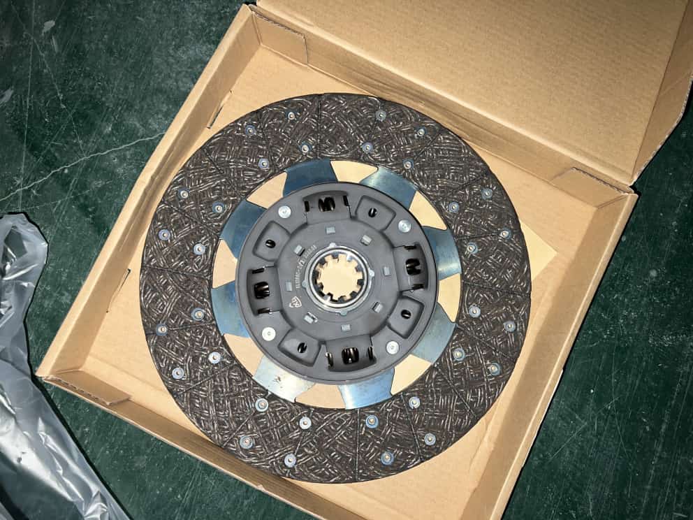 Clutch driven disc assembly