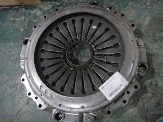 Ensemble plateau de pression d'embrayage