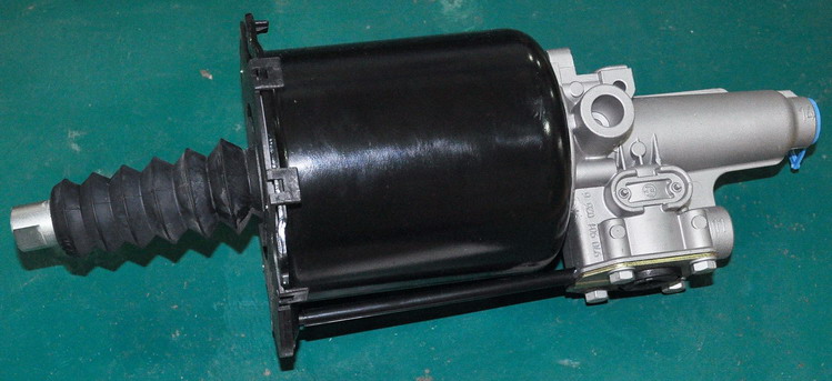 Clutch control booster