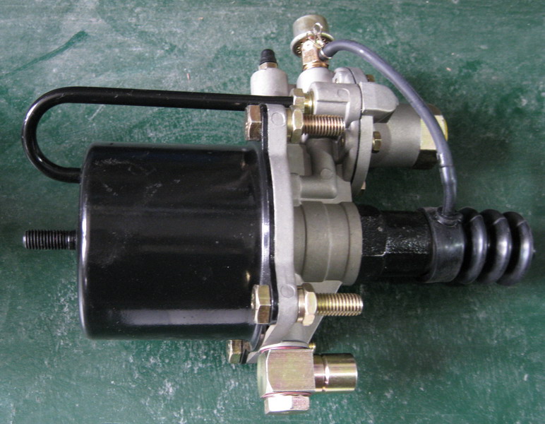 Clutch control booster