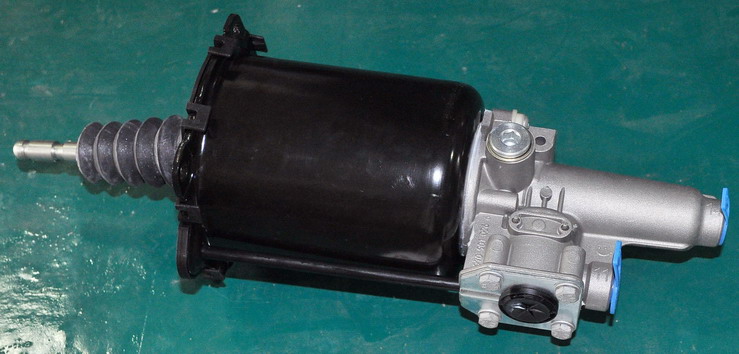 Booster de commande d'embrayage, poussée inférieure