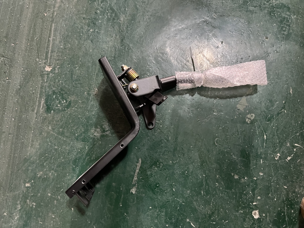 变速操纵器总成,两软轴