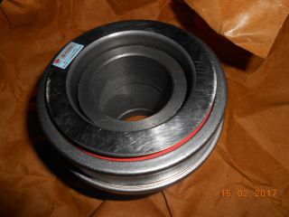 Separated bearing belt seat assembly