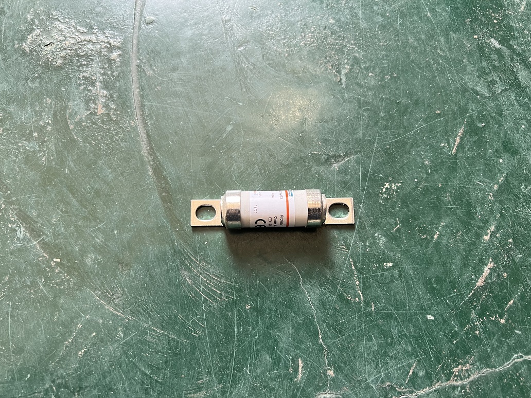 Fusible ( 63A )