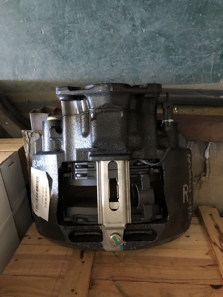 卡钳总成（右）