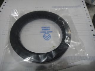 Rear hub oil seal assembly