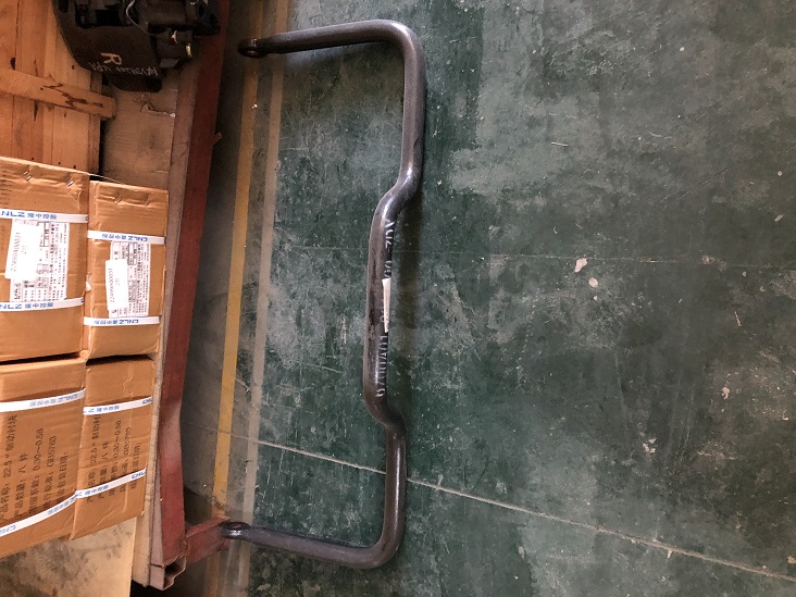 Front transverse stabilizer assembly