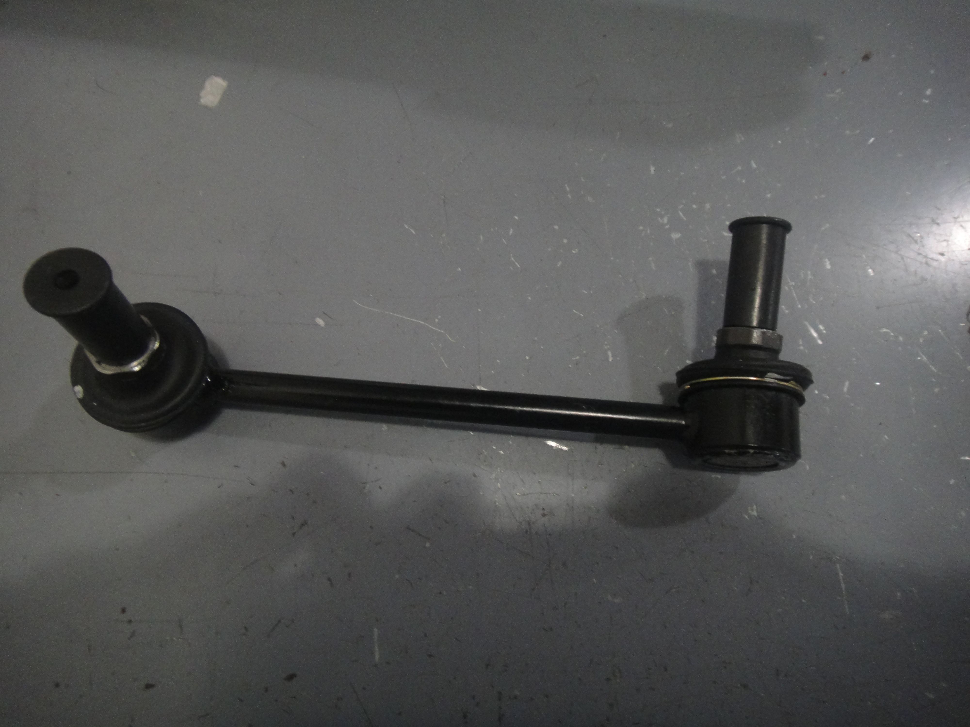 Rear horizontal stabilizer rod assembly