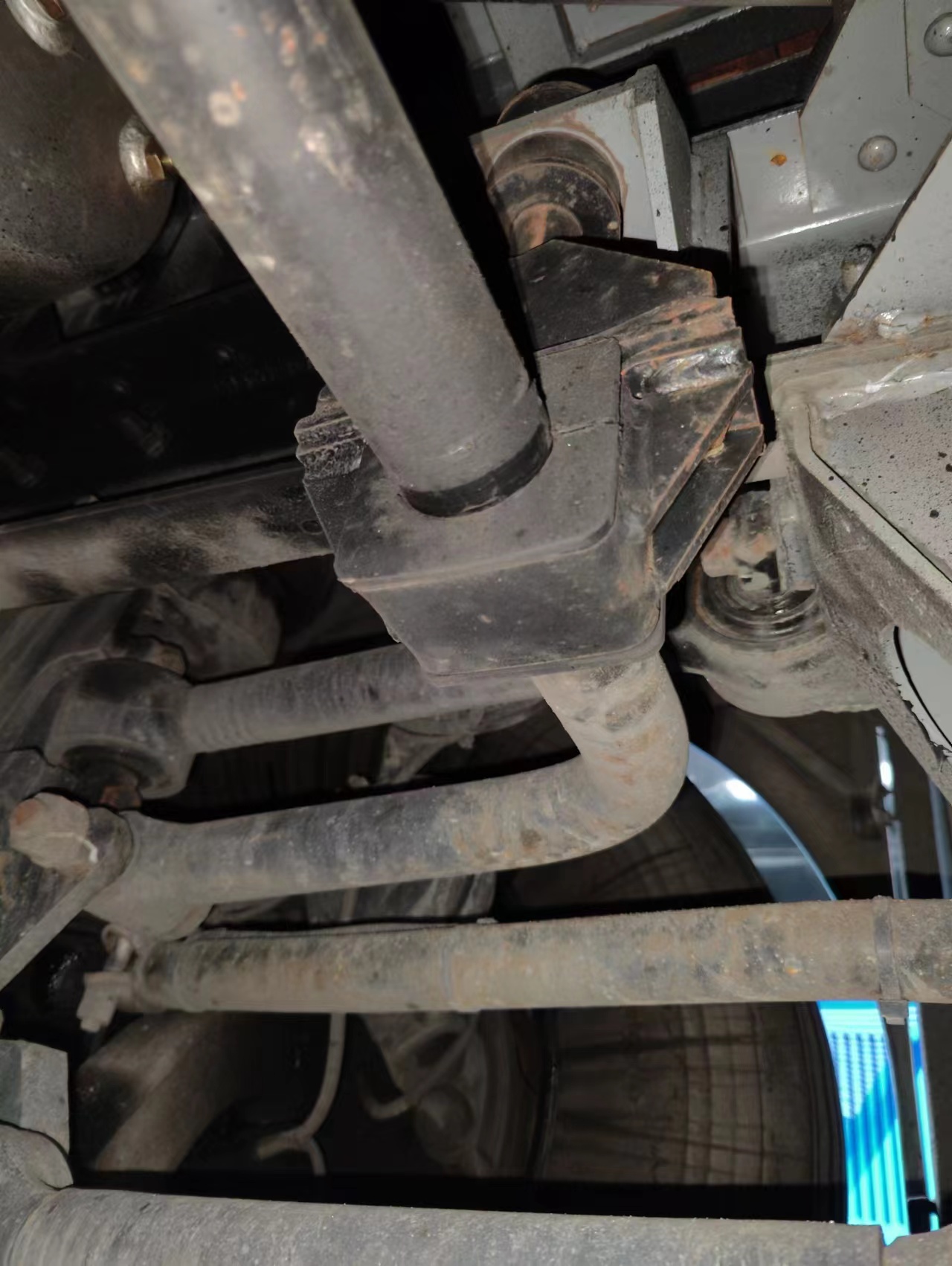 Stabilization rod hanging frame bushing