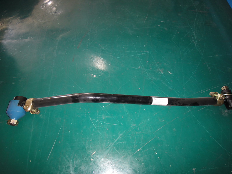 Rear straight pull rod assembly