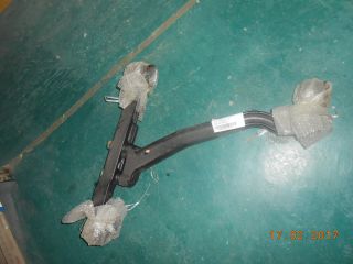 Hem arm assembly (right)