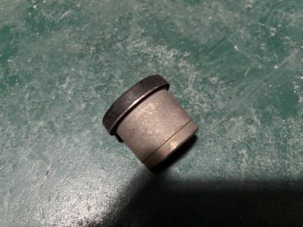 Задние задние кусты пружины