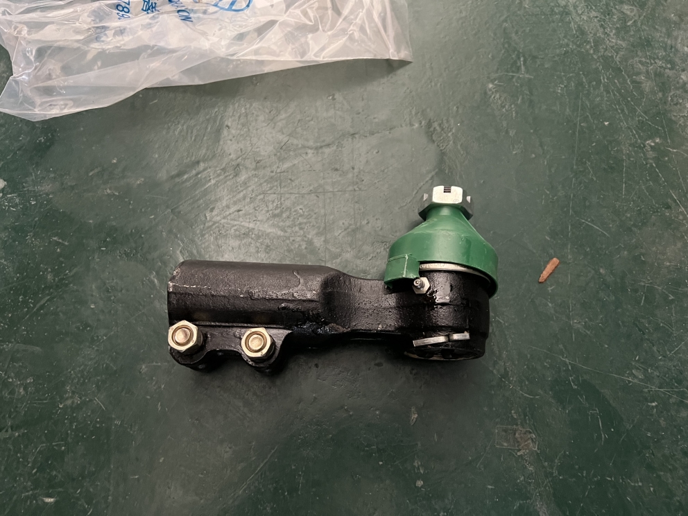 Cross-tie joint assembly-right