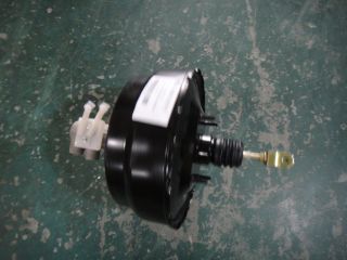 Главный тормозной насос и вакуумный нагнетатель в сборе