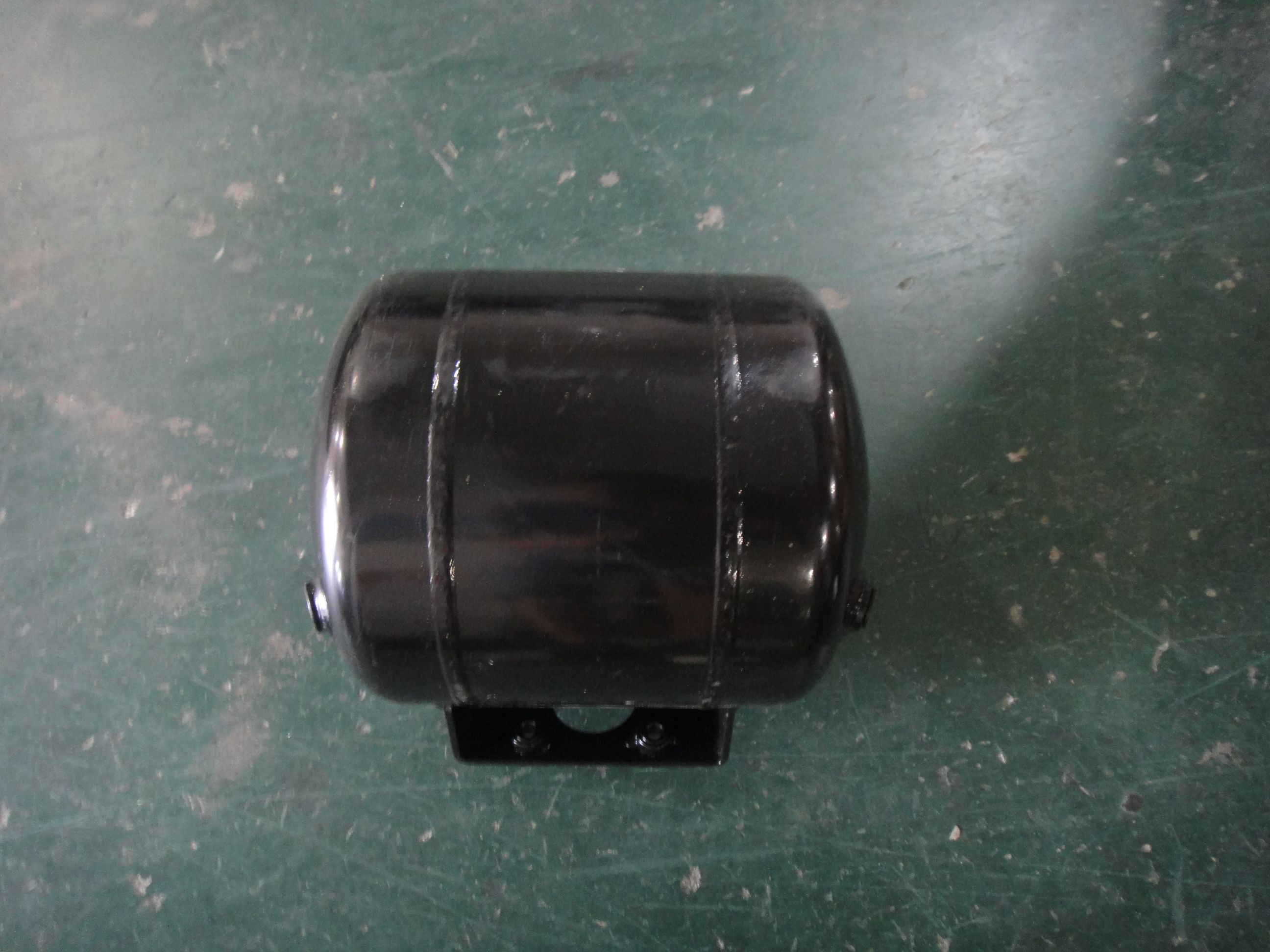 Air storage cylinder assembly