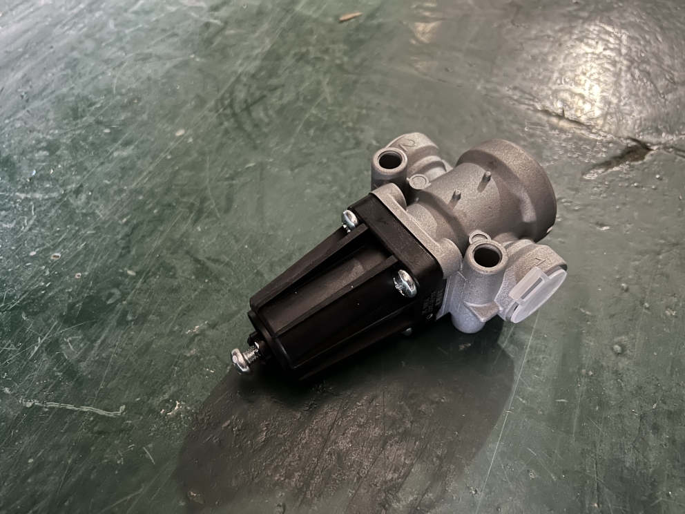 Pressure limiting valve