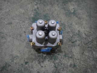 Four-loop protection valve