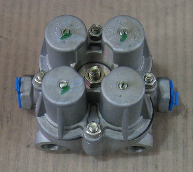 Four-loop protection valve