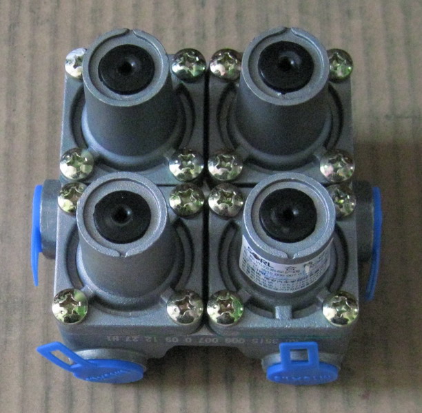 Four-loop protection valve