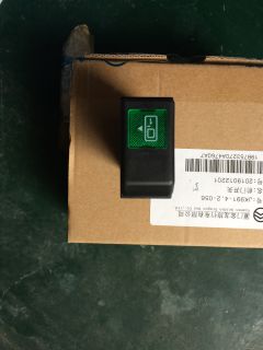 Interrupteur à bascule, interrupteur de porte avant