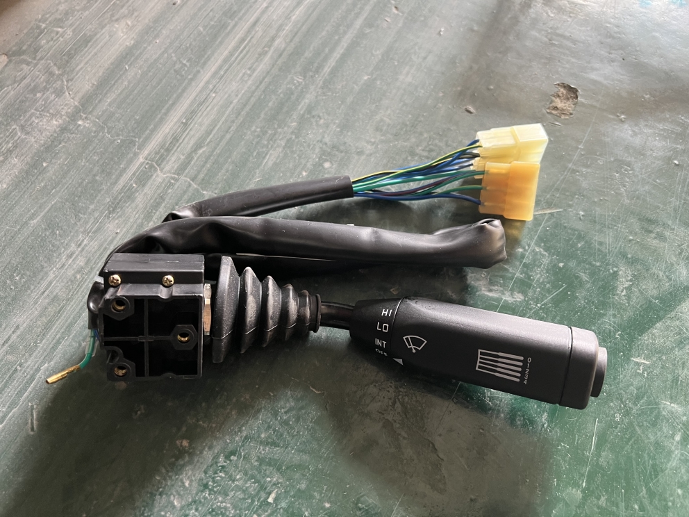 Wiper retarder switch